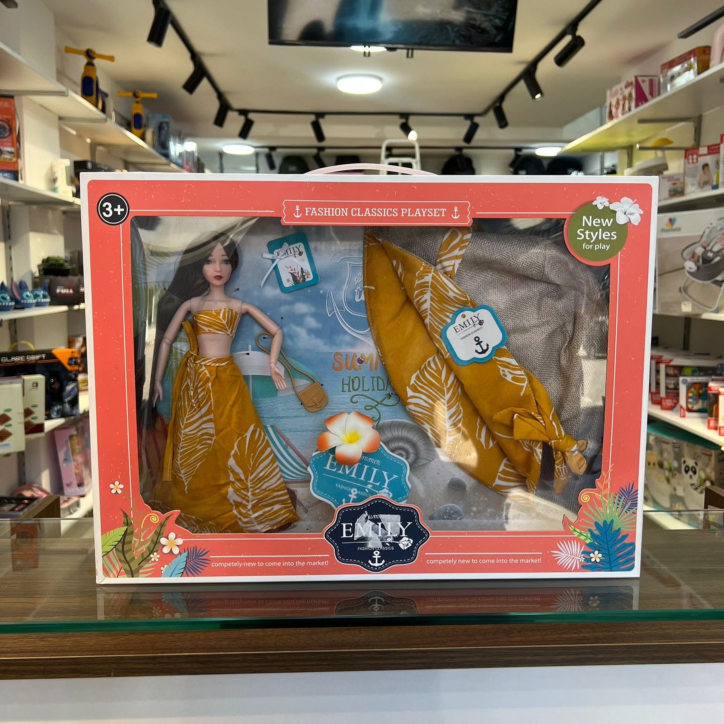 Poupée Mannequin Emily "Vacances d'Été"