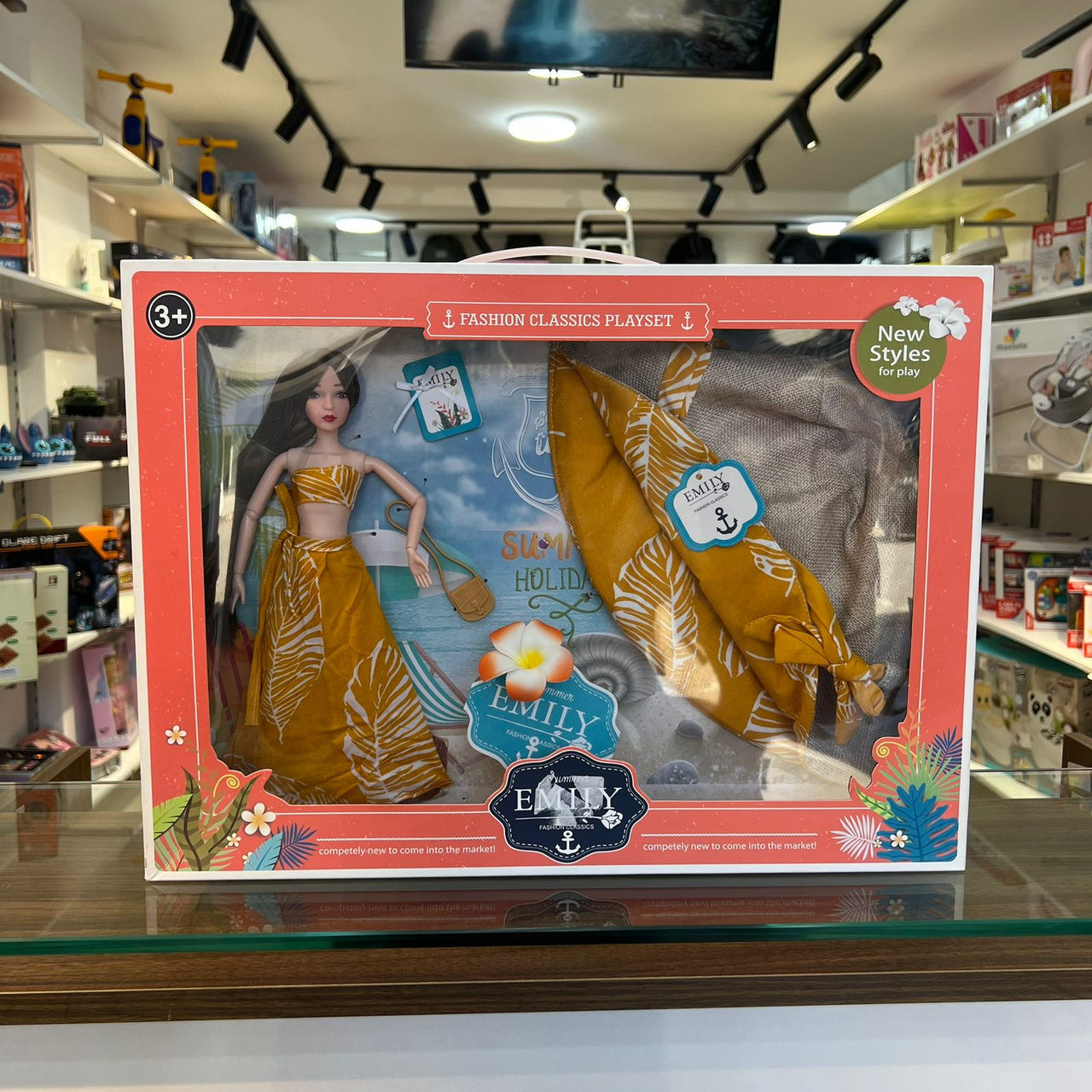 Poupée Mannequin Emily "Vacances d'Été"